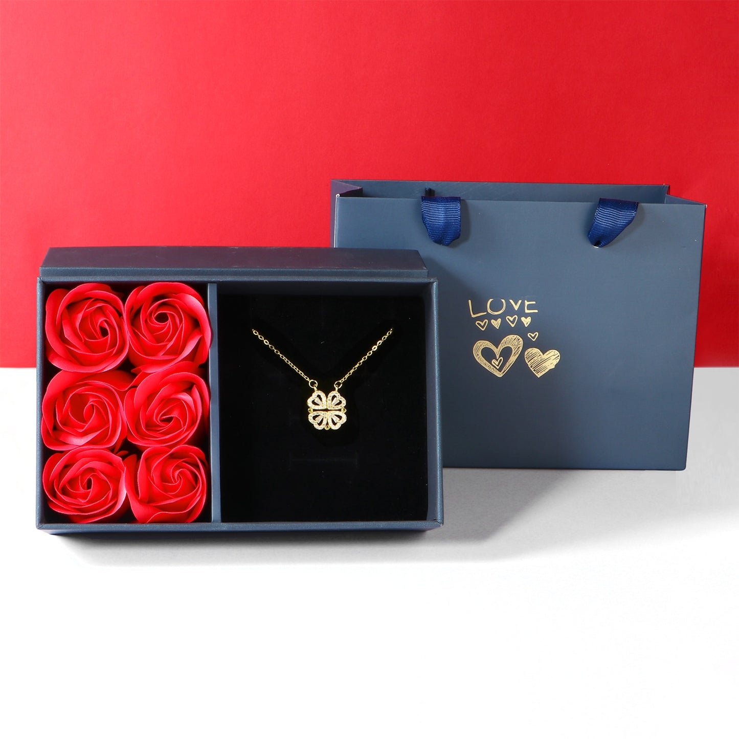 Kit Collier Trèfle en Cœur + Boîte avec Roses